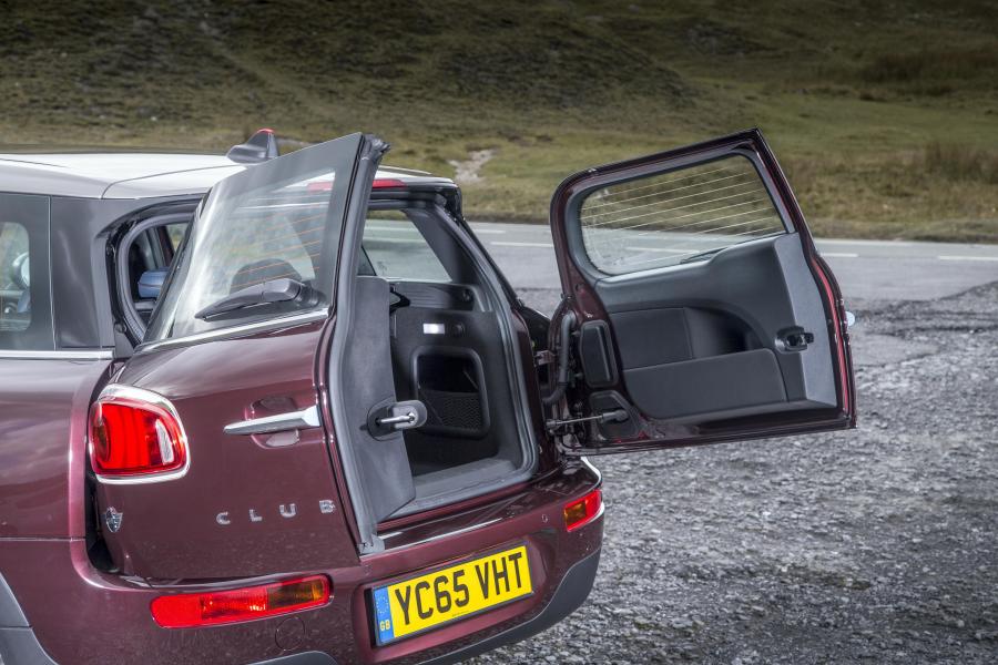  Mini Cooper D Clubman 2015 года  (UK) (фото 105 из 127)